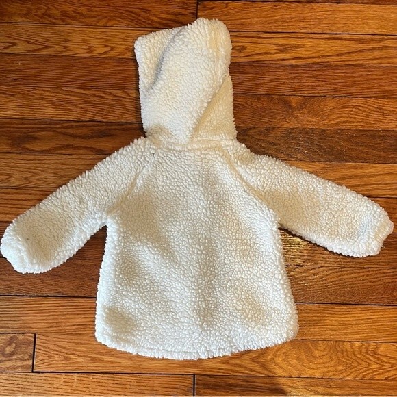 Juicy Couture White Sherpa Zip Up Jacket Size 6/9 Months - Picture 2 of 6